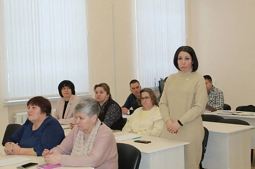 ✅ Отчет о состоянии имущества, находящегося в муниципальной собственности Шенкурского округа, представила депутатам на очередной сессии окружного Собрания начальник отдела имущественных и земельных отношений администрации Ольга Жигульская. 